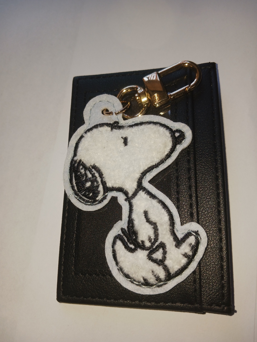 Peanuts Black & White Snoopy Cardholder with Snoopy Keychain - Picture 2 of 10